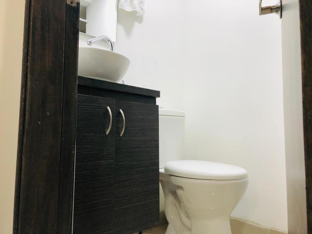 Apto Moderno en Laureles Medellín Exterior foto