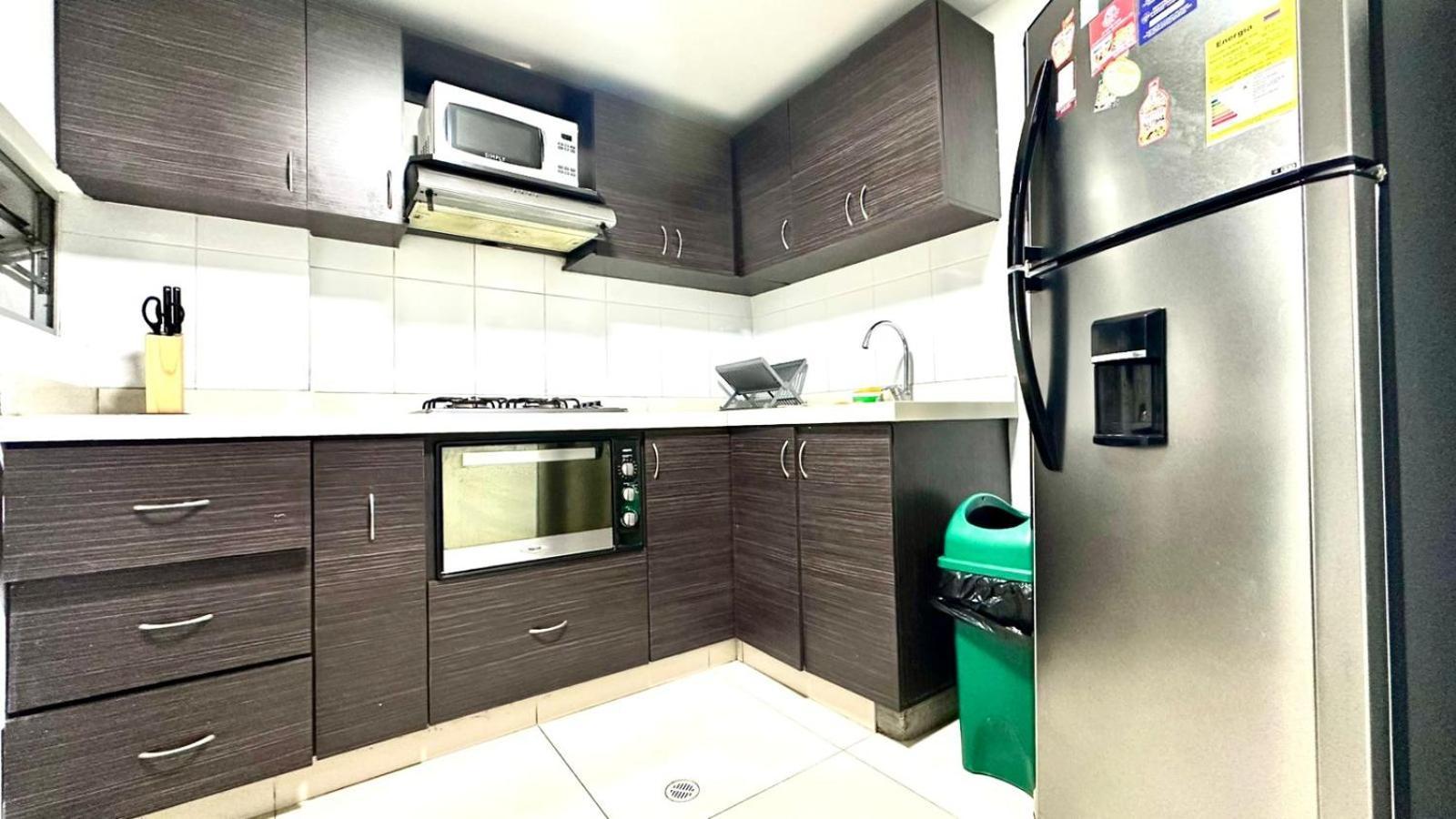 Apto Moderno en Laureles Medellín Exterior foto
